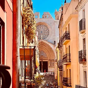 encantador-apartamento-con-vistas-a-la-catedral.catalonia-hotels.com/