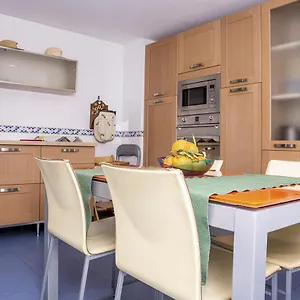 sw-three-beedroom-superior-apartment.hotelsinnerja.org/
